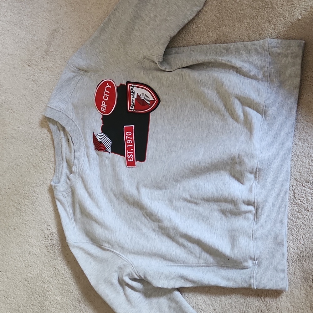 Por. Trail Blazers WEAR/Erin Andrews Crop Crew Sweater [Women's Small]